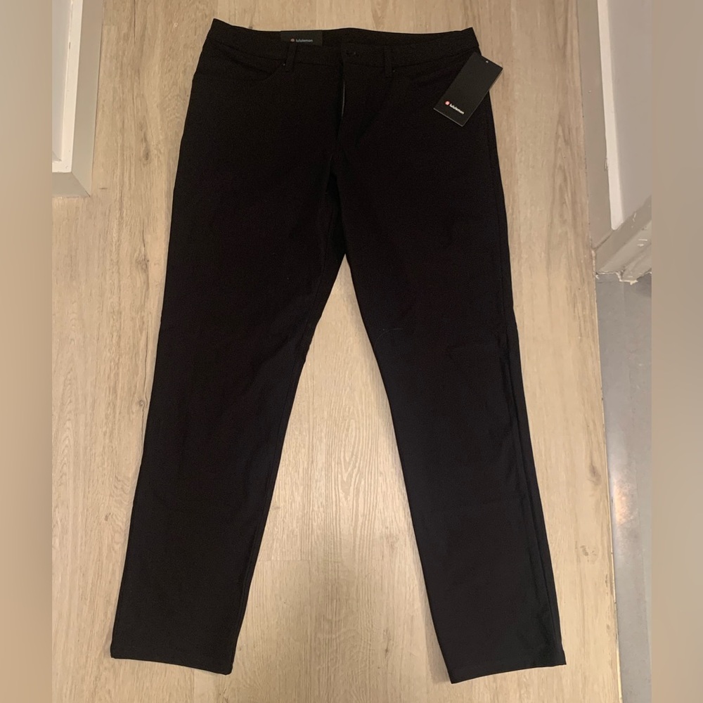 Lululemon - Men’s ABC Pant Classic 34” L